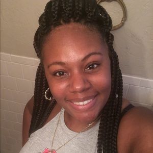 Meet your Posher, Candace